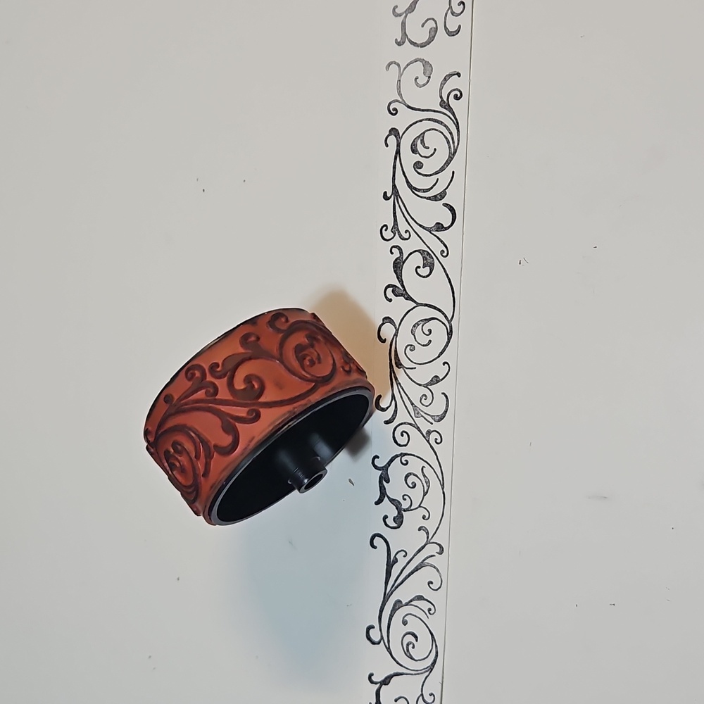 Baroque Border Stampin Round 1" wide wheel stamp